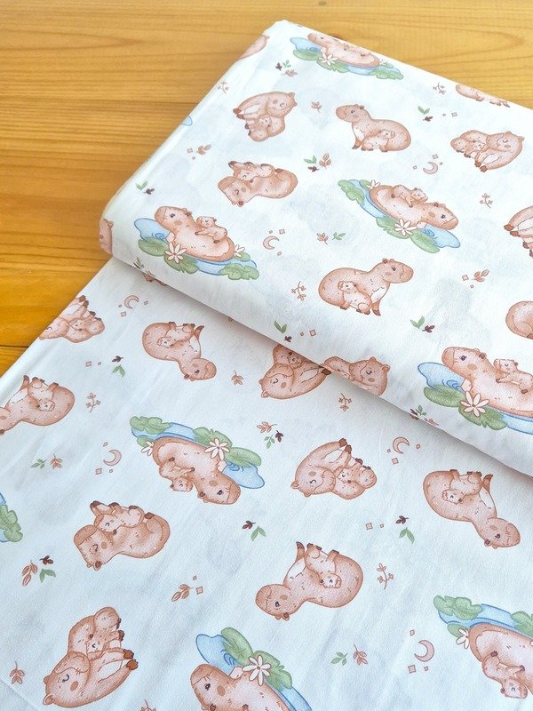 Tela Sarga Capibaras Tiernas Fondo Blanco