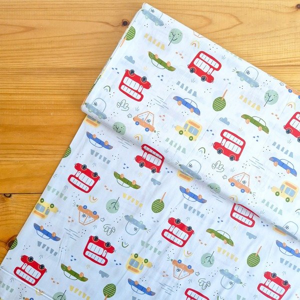 Tela Sarga Autobuses Rojos y Autos Clásicos