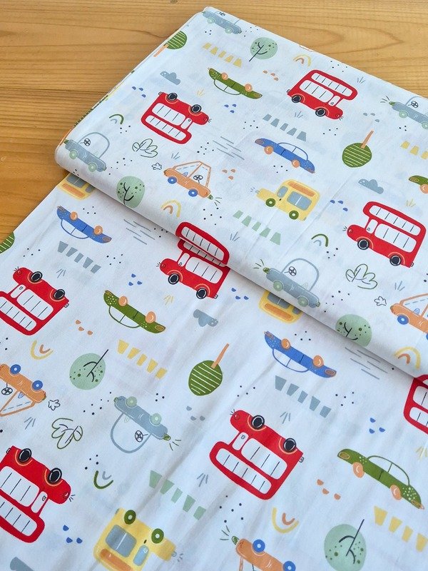 Tela Sarga Autobuses Rojos y Autos Clásicos