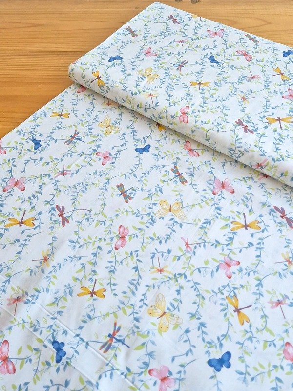 Tela Sarga Libélulas y Mariposas Fondo Blanco