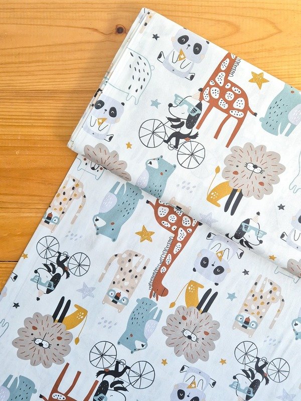 Tela Sarga Animales con Gafas y Sombreros