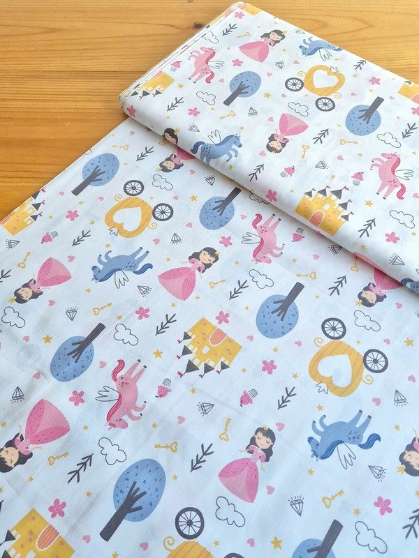 Tela Sarga Princesas, Unicornios y Castillos