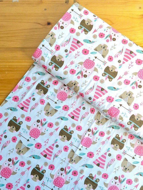 Tela Sarga Búhos, Ciervos y Tipis Rosas