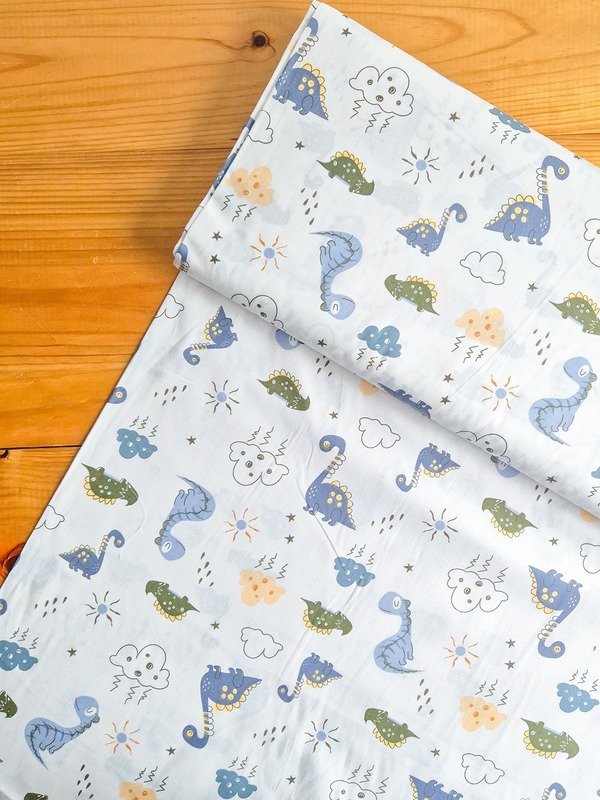 Tela Sarga Dinosaurios y Nubes con Rayos