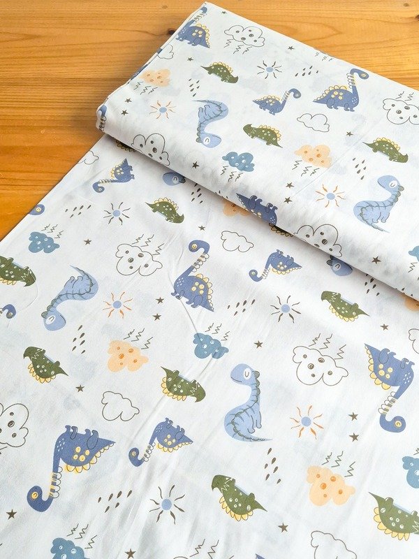 Tela Sarga Dinosaurios y Nubes con Rayos