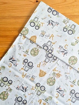 Tela Sarga Tractores y Animales de Granja