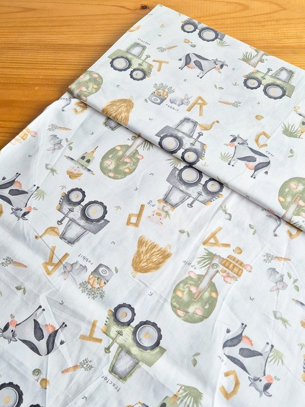 Tela Sarga Tractores y Animales de Granja