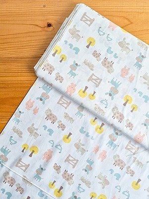 Tela Sarga Animales de Granja Tono Pastel