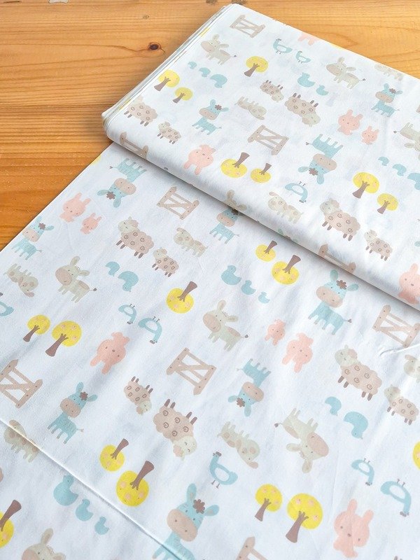 Tela Sarga Animales de Granja Tono Pastel