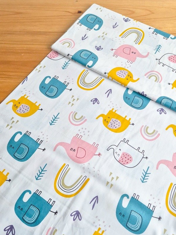 Tela Sarga Elefantes y Arcoíris Tono Rosa