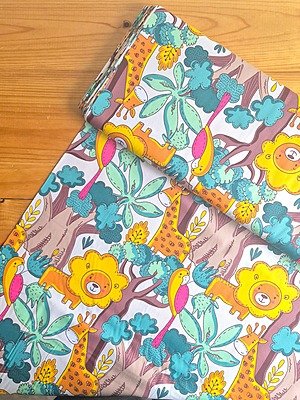 Tela Sarga León y Árboles de la Selva