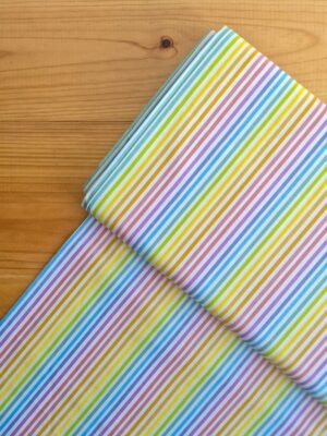 Vista superior de la tela sarga con rayas multicolor