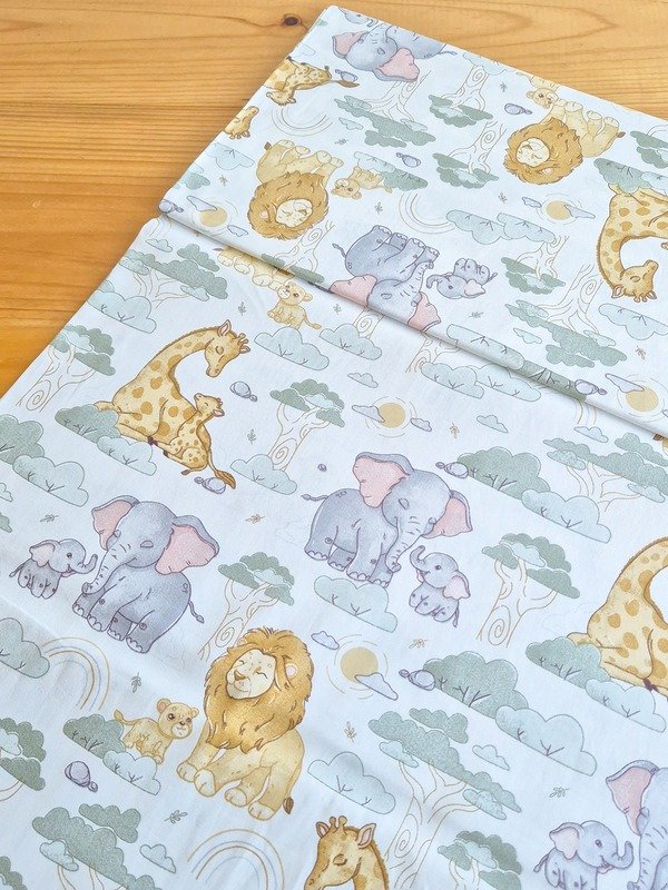 Tela Sarga Leones, Elefantes y Jirafas Bebés