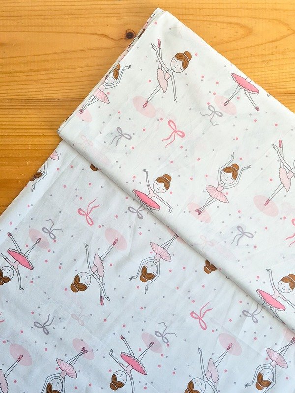 Tela sarga (tela crea), tela de algodón con estampado de bailarinas y lazos rosados para confección, ropa infantil y manualidades en Chile