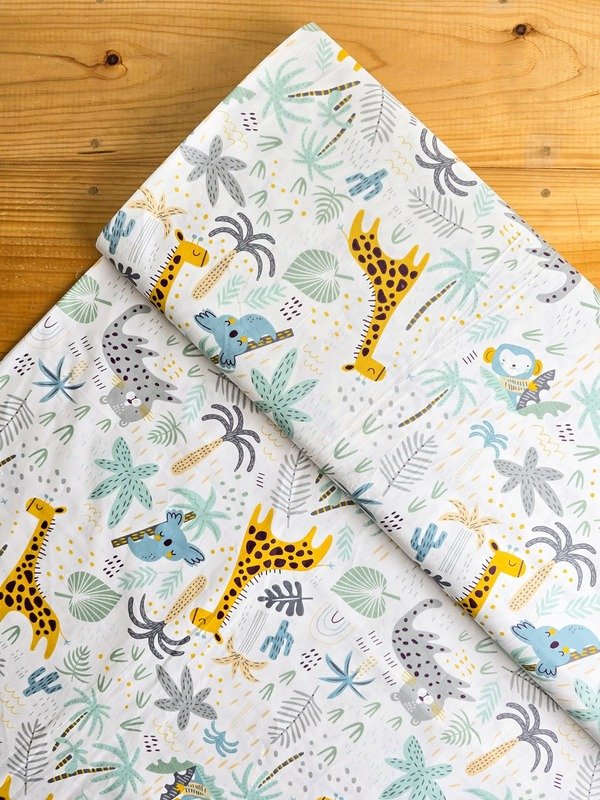 Tela Sarga Jirafas y Palmeras de la Selva