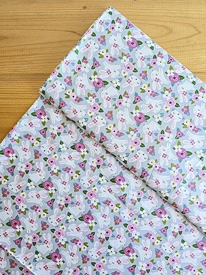 Tela Sarga Conejitos y Flores