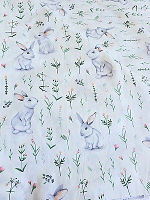 Tela Sarga Conejitos y Praderas