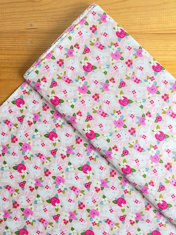 Tela Sarga Conejitos y Flores