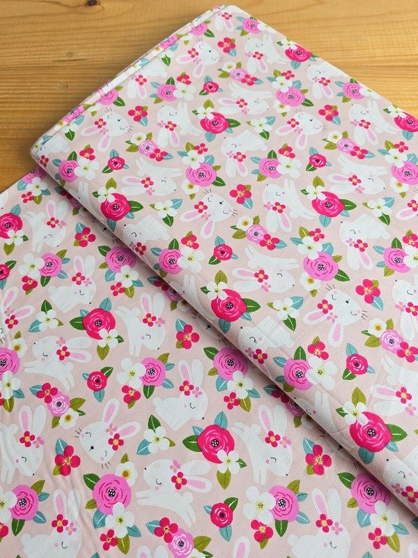 Tela Sarga Conejitos y Flores