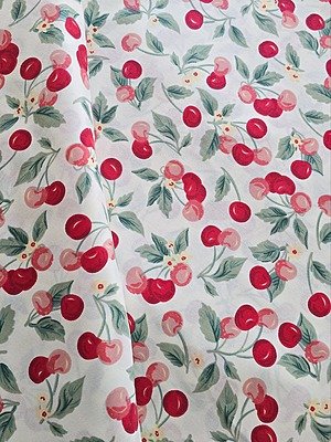 Tela Sarga Cerezas y Flores