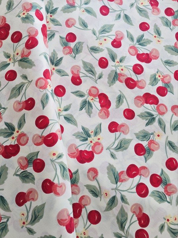 Tela Sarga Cerezas y Flores