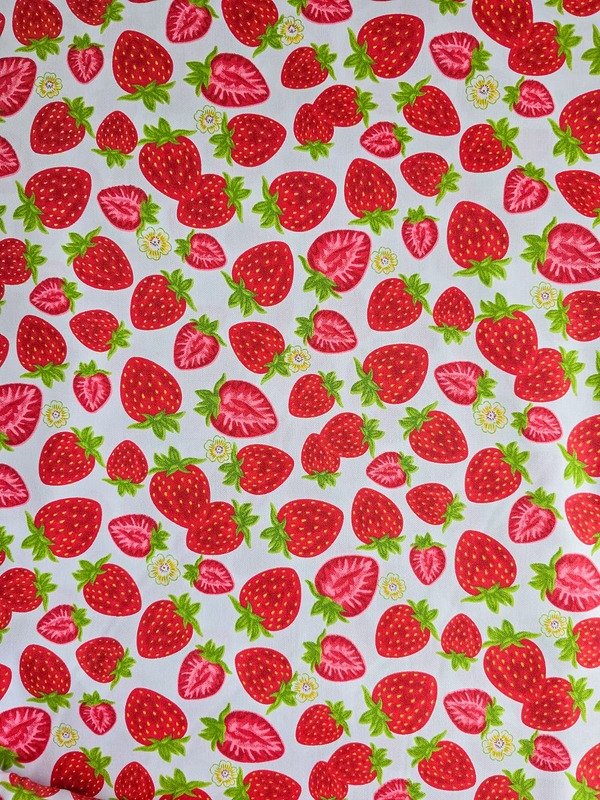 Tela Sarga Frutillas Clásicas