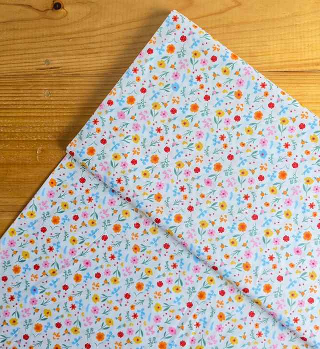 🏵️ Diseño Flores Ditsy 🏵️
Mañana hacemos envíos 

Encuentra estos diseños en nuestra página web 
www.telasaguamarina.cl

#tela #fabric #patchwork #handmade #chile